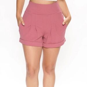 Women’s Mauve Cuffed Shorts NWT